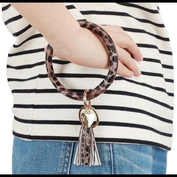 Leopard Bangle Bracelet Keyring - Picture 11 of 12